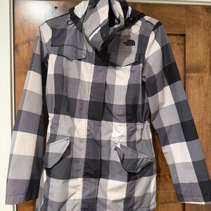 The North Face Women’s Checkered Raincoat - Black and White